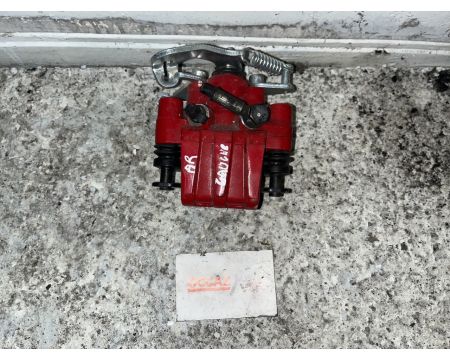 ETRIER DE FREIN ARRIERE GAUCHE ROUGE MICROCAR MGO 6 ( 2eme montage ) / LIGIER JS50 et JS50L phase 3 ( 2eme montage ), JS60  / DUE 6 ( 2eme montage )