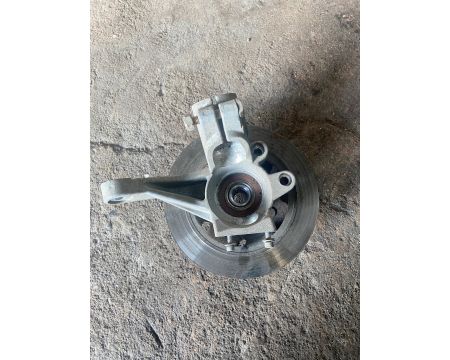 Porte moyeu gauche LIGIER : IXO, JS50, JS50L, JSRC, FLEX / MICROCAR : MGO, F8C, M8 / DUE : FIRST, DUE 2, 3, 5, 6
