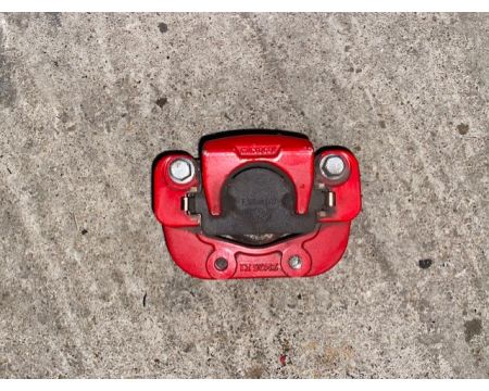 Etrier Avant droit ou gauche rouge LIGIER : IXO JS50 JSRC FLEX / MICROCAR : M8 MGO 1 2 3 4 5 6 F8C / DUE : FIRST DUE3 DUE5 DUE6