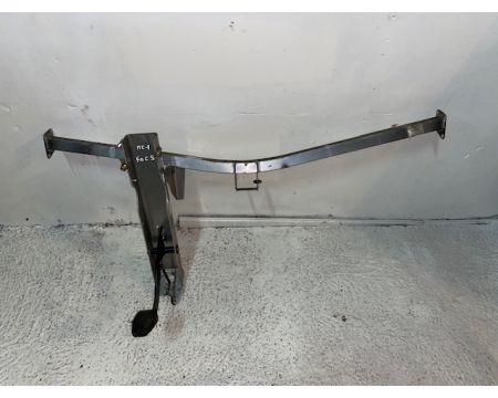 traverse interieur fixation colonne de direction MICROCAR MC1 , MC2