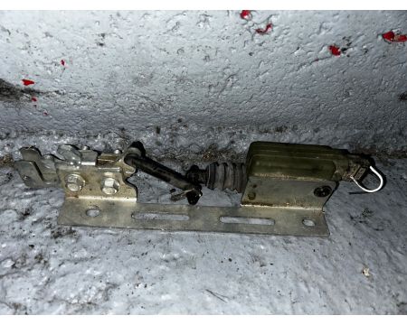 SERURE+MOTEUR DE HAYON AIXAM 