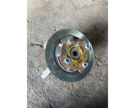 Porte moyeu droit LIGIER : IXO, JS50, JS50L, JSRC, FLEX / MICROCAR : MGO, F8C, M8 / DUE : FIRST, DUE 2, 3, 5, 6