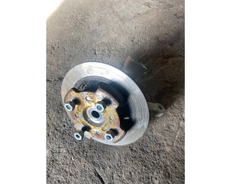 Porte moyeu gauche LIGIER : IXO, JS50, JS50L, JSRC, FLEX / MICROCAR : MGO, F8C, M8 / DUE : FIRST, DUE 2, 3, 5, 6