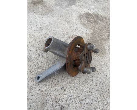 PORTE MOYEU AVANT DROIT MICROCAR VIRGO 3 (dernier montage) MC1, MC2  (Disque 170 mm)
